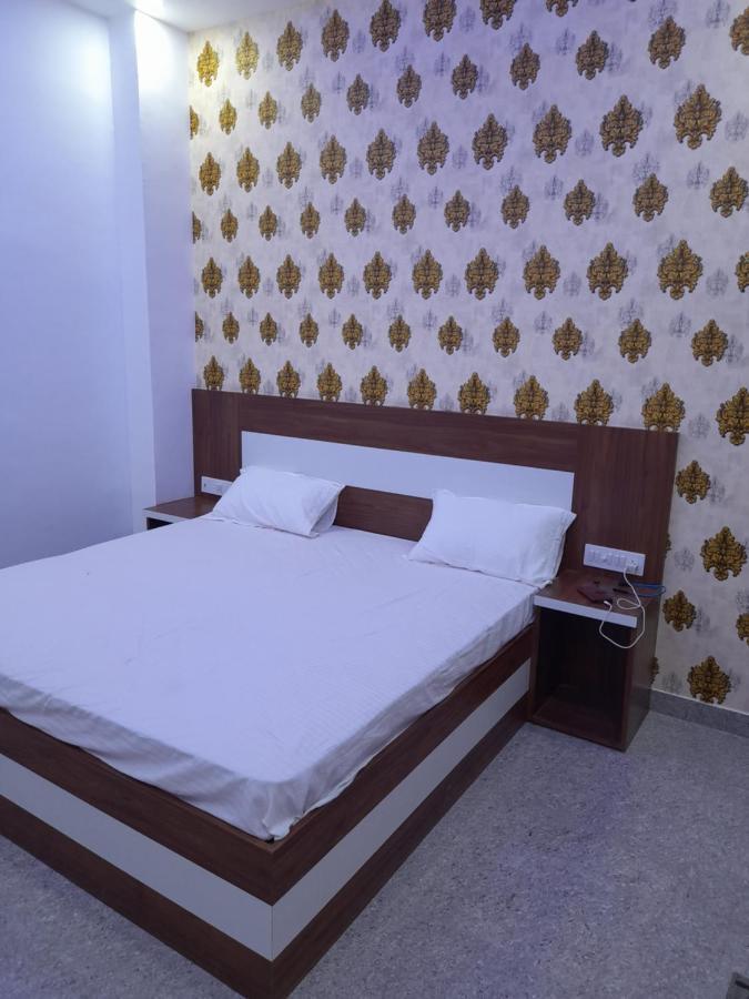 Hotel Ramay Palace 400 Meter From Ram Mandir Ayodhya Exterior photo