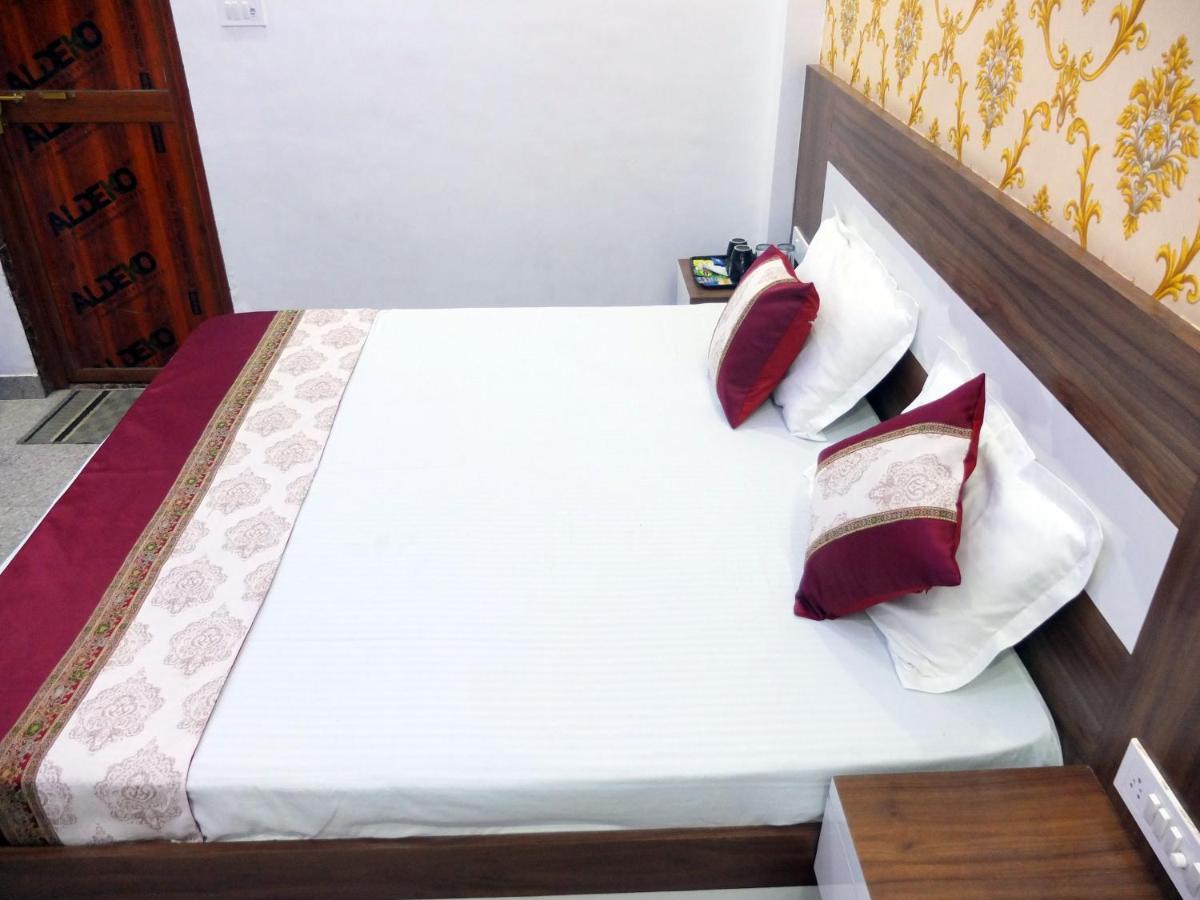 Hotel Ramay Palace 400 Meter From Ram Mandir Ayodhya Exterior photo