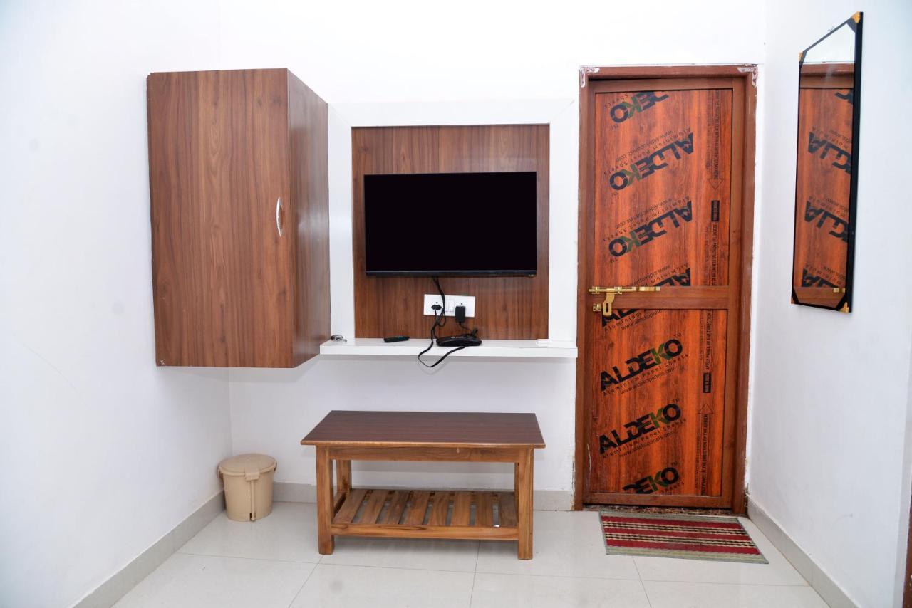 Hotel Ramay Palace 400 Meter From Ram Mandir Ayodhya Exterior photo