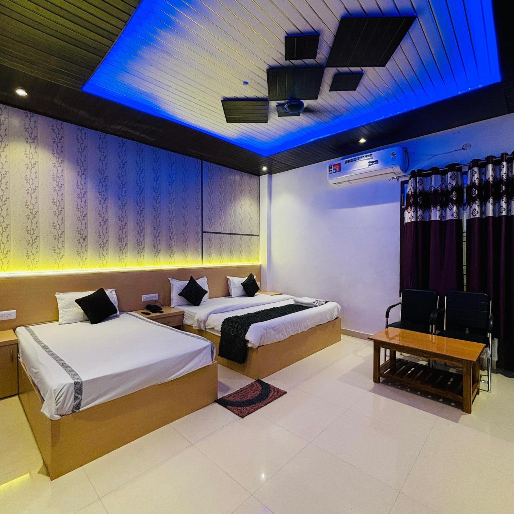 Hotel Ramay Palace 400 Meter From Ram Mandir Ayodhya Exterior photo